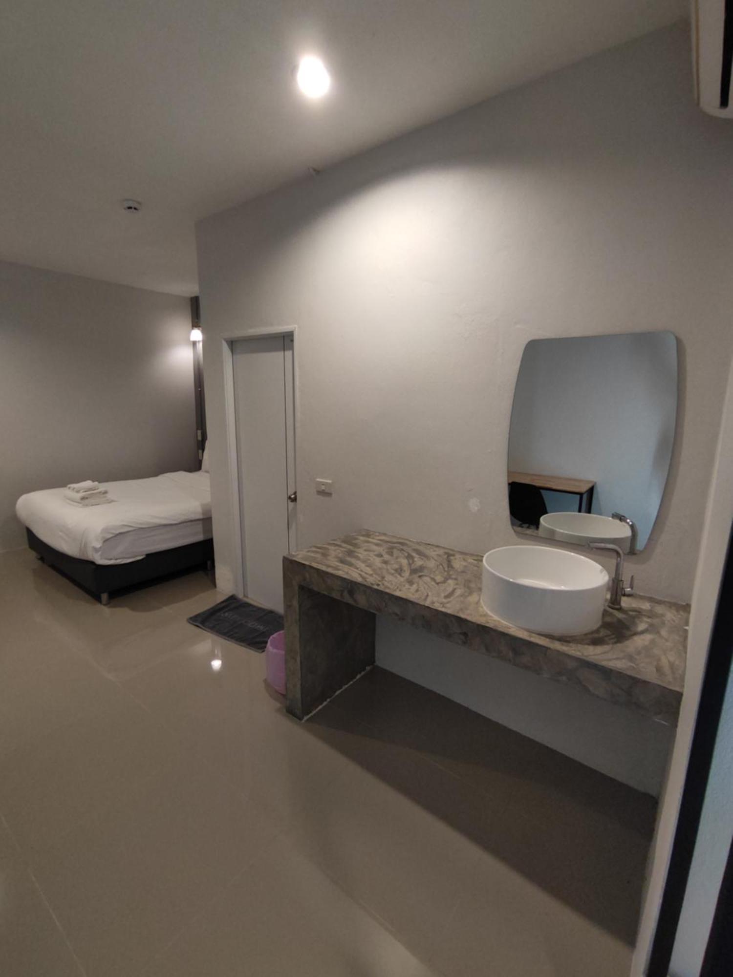 Life Hotel Rong Khun Ban Mai  Dış mekan fotoğraf
