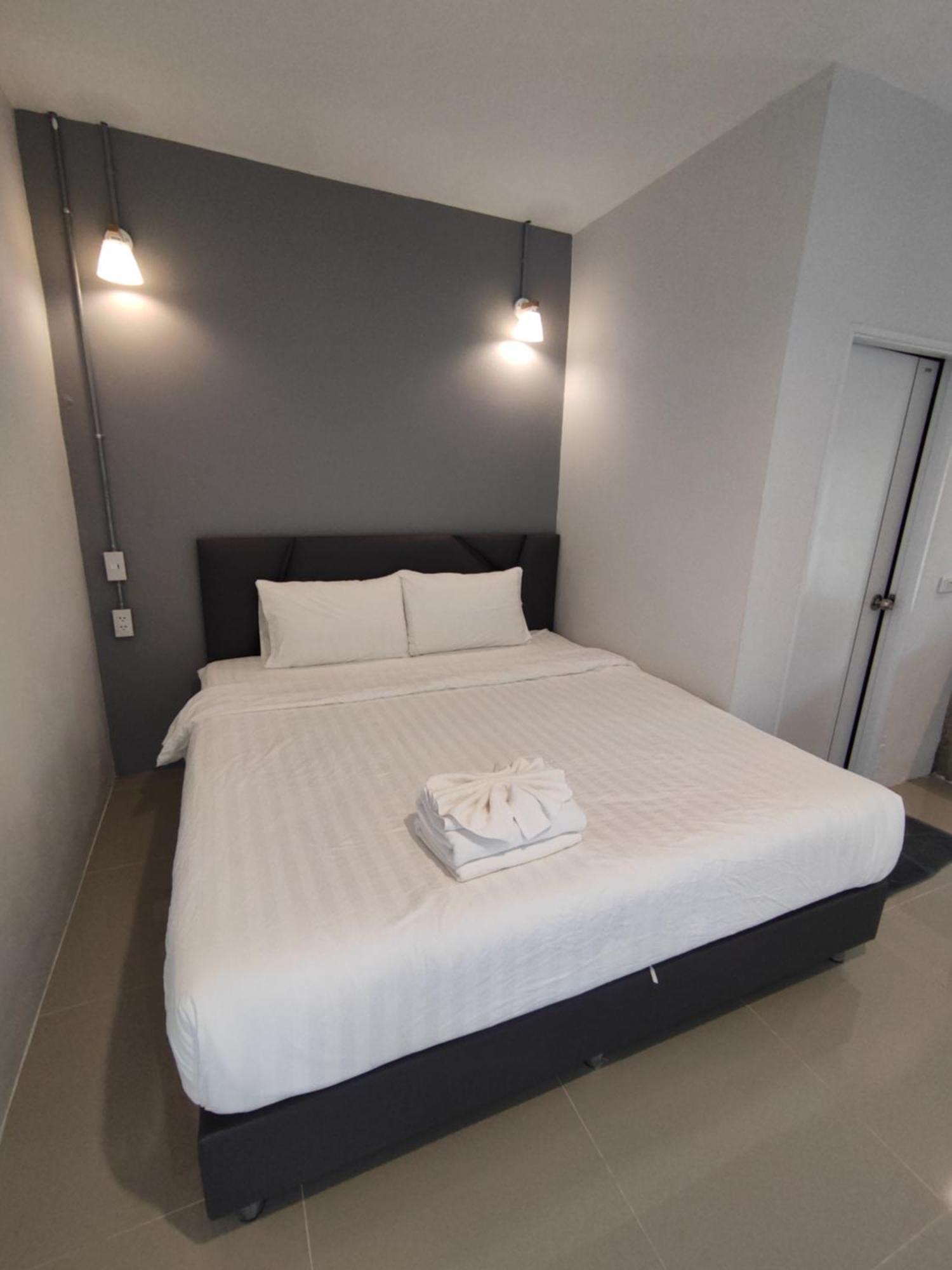 Life Hotel Rong Khun Ban Mai  Dış mekan fotoğraf